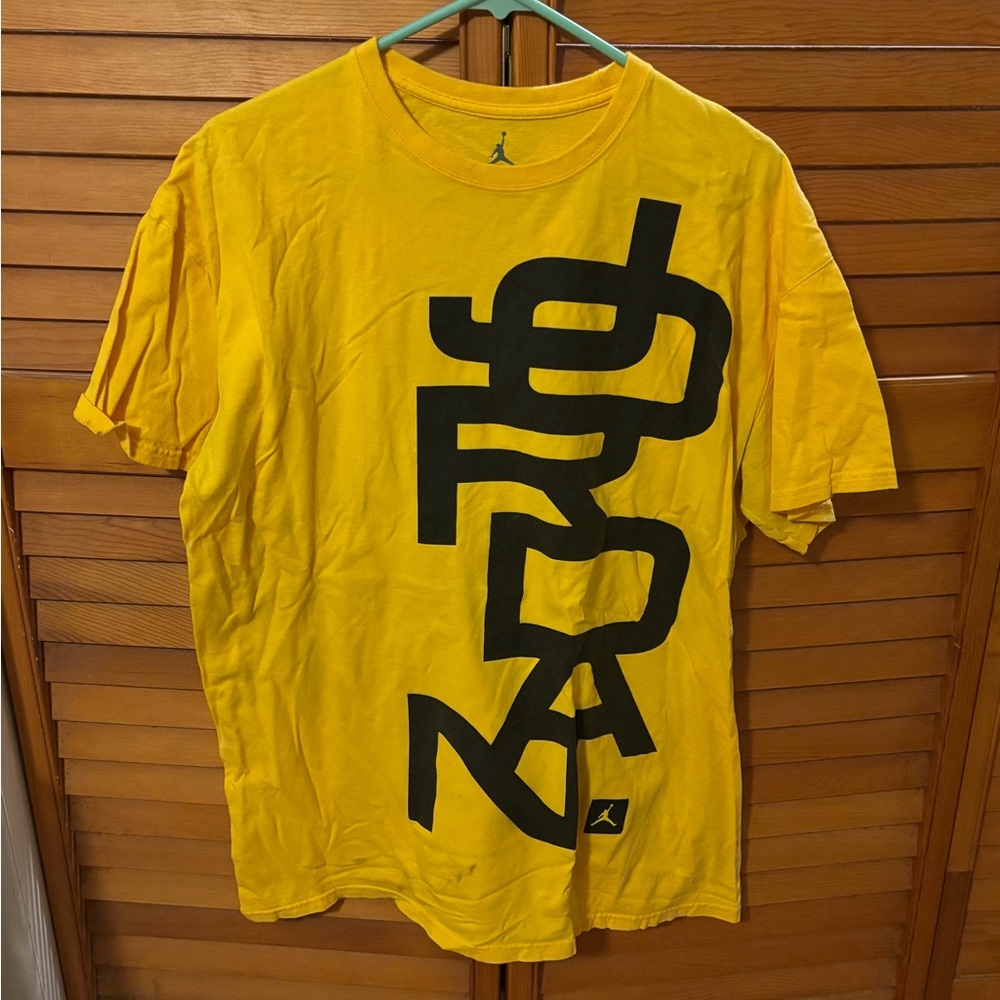 Jordan Men's Yellow Graphic T-Shirt Size XL